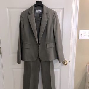 Le Suit Pant suits-3 Sz 8